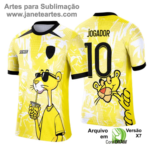 Camisa esportiva personalizada com design exclusivo, apresentando uma estampa gráfica detalhada na parte frontal, incorporando elementos artísticos como animais ou símbolos. O modelo inclui cores vibrantes e contrastantes, com detalhes adicionais como textos estilizados em diferentes idiomas. Na parte traseira, estão disponíveis personalizações com nome e número em destaque. Perfeita para jogos de interclasse, times amadores ou eventos esportivos personalizados.